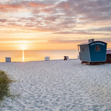 Апартаменты De Ole School Ferienapartments Large-apartment 25 , Huus Blomen *